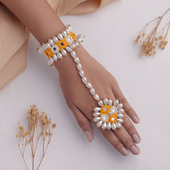 Aaeena I floral jewellery set hathphool