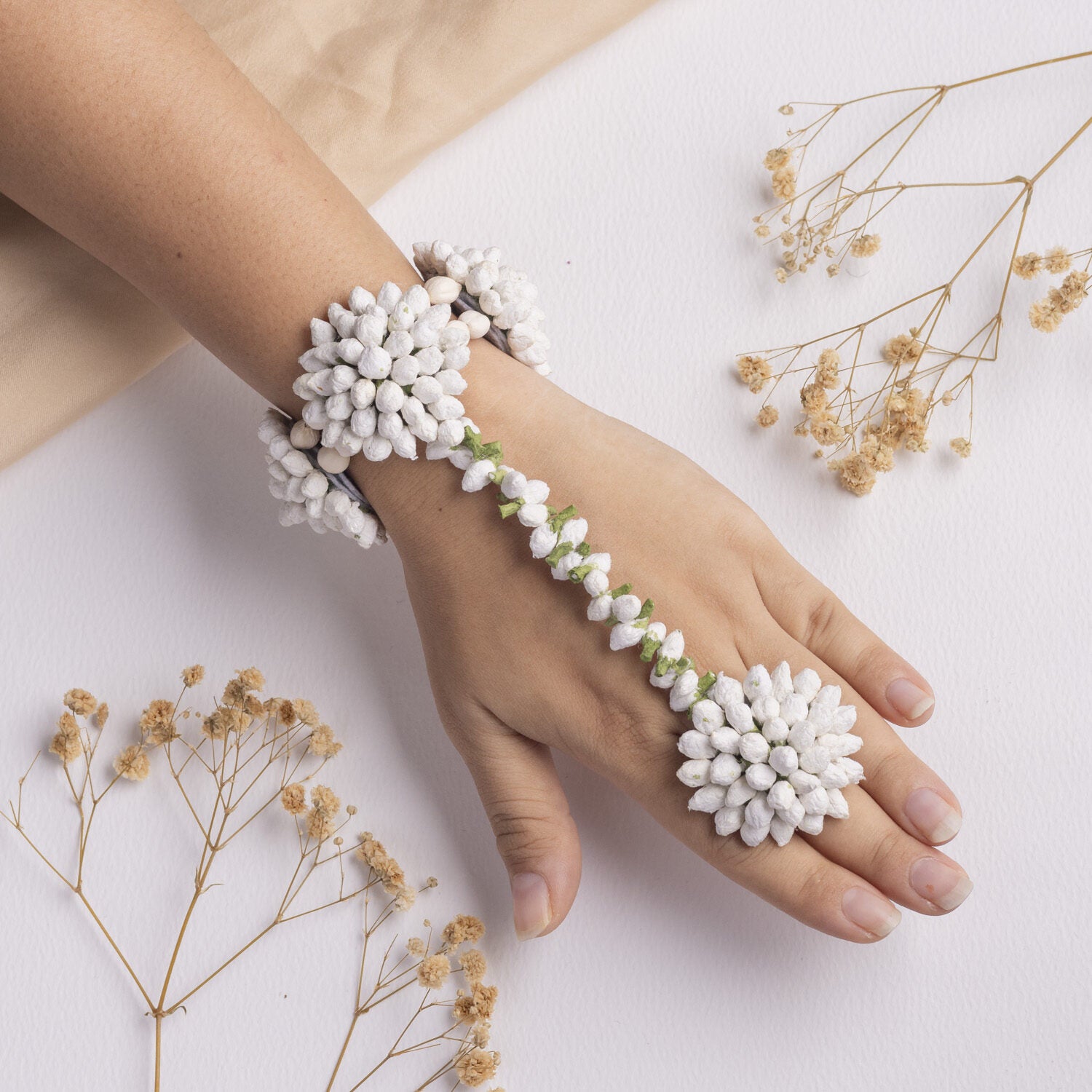 Khisht floral jewellery set hathphool