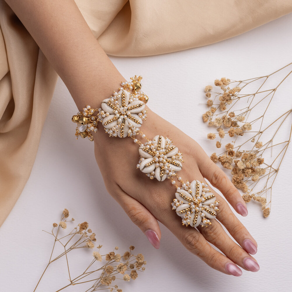 Fakat floral jewellery set hathphool