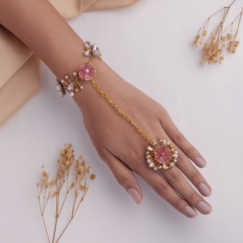 Inaayat floral jewellery set hathphool