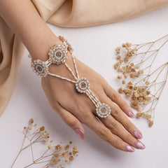 Paakiza floral jewellery set hathphool