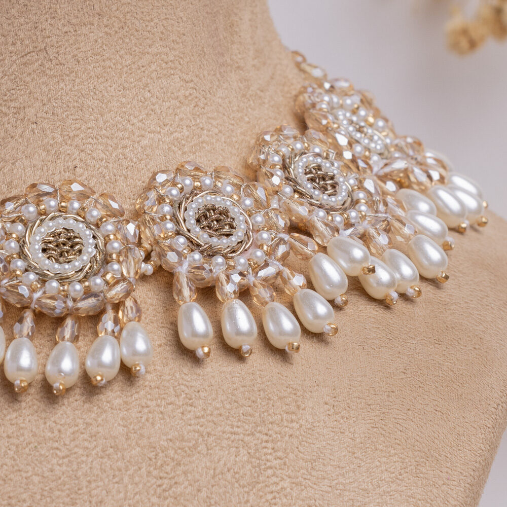 Paakiza floral jewellery set necklace detail