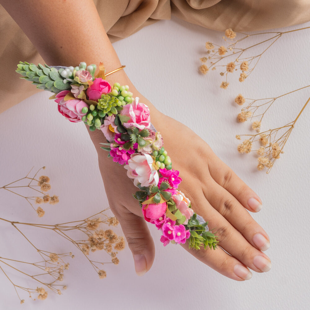 Nihaarika floral jewellery set hathphool