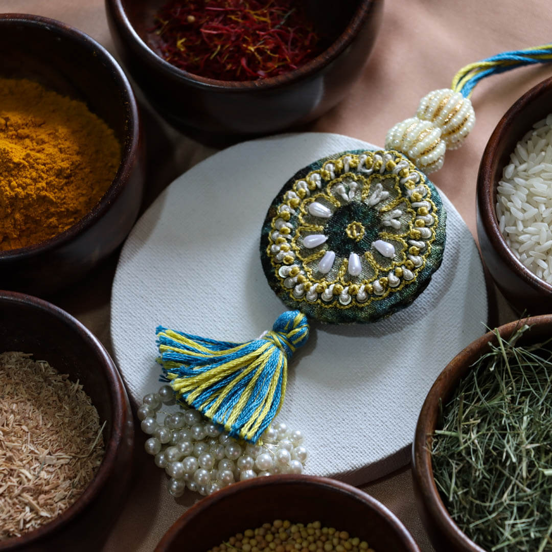 Vedic Rakhi Pairs - VRC032