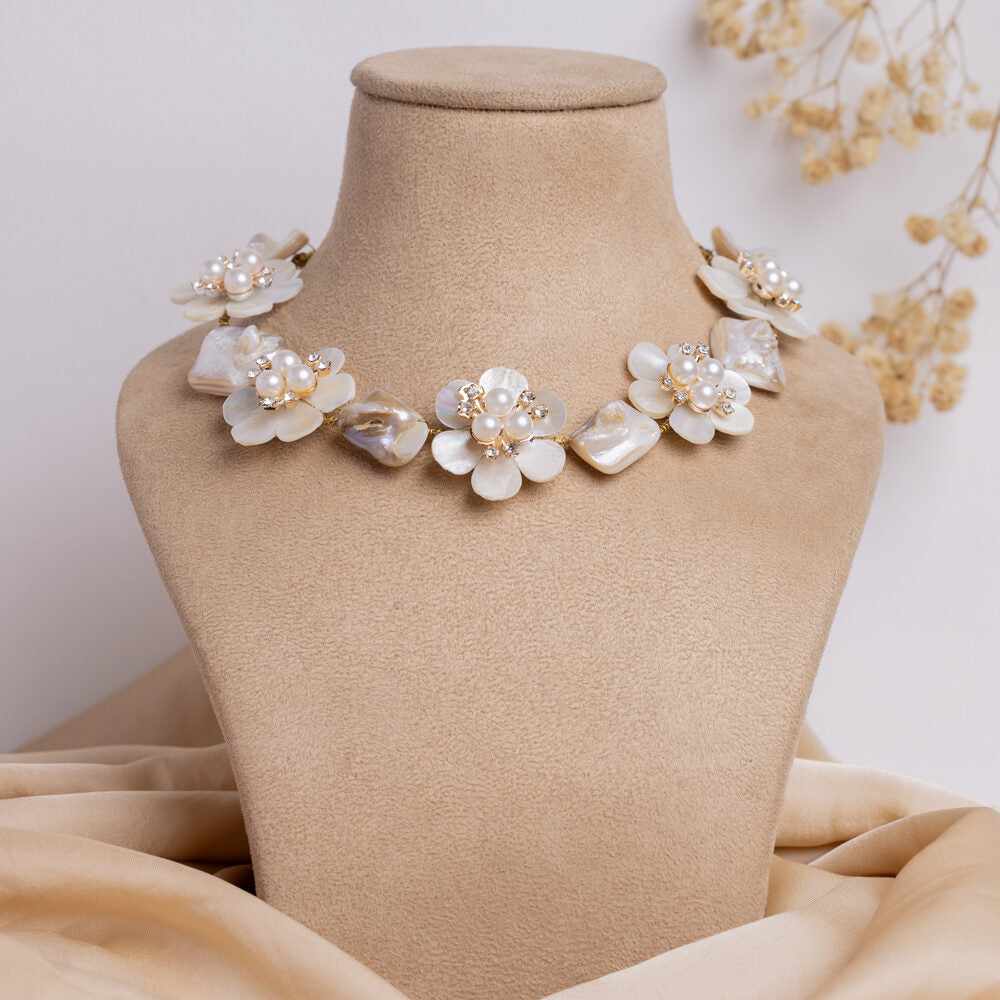 Kori floral jewellery set necklace