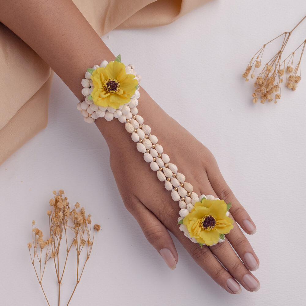 Tabassum floral jewellery set hathphool