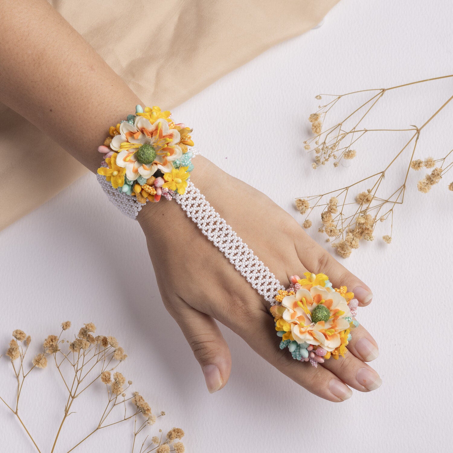 Zuri floral jewellery set hathphool
