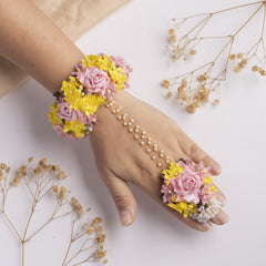 Parwaaz floral jewellery set hathphool