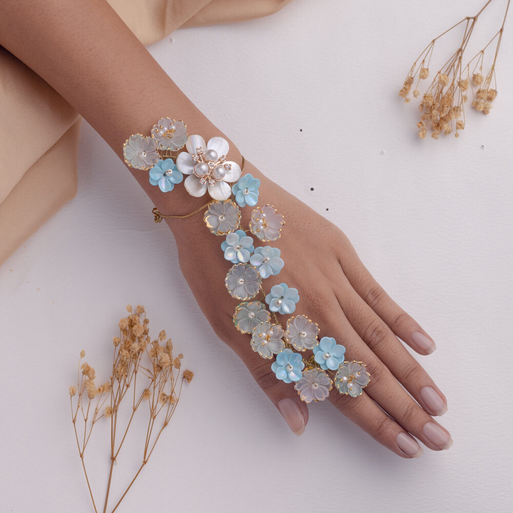 Sarwari floral jewellery set hathphool